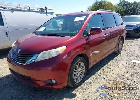 2013 Toyota Sienna Xle V6 7 Passenger Auto Access Seat from USA, damaged, VIN 5TDYK3DC2DS352647